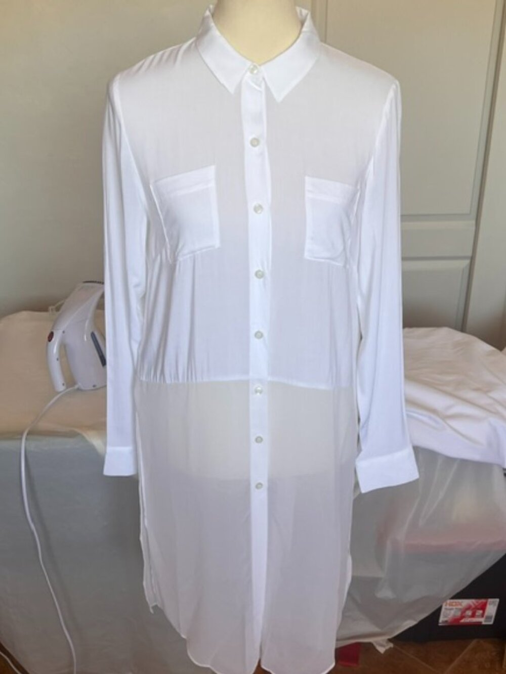 BCBGeneration White Tunic w/Buttons Long Sleeve NWT Sz S